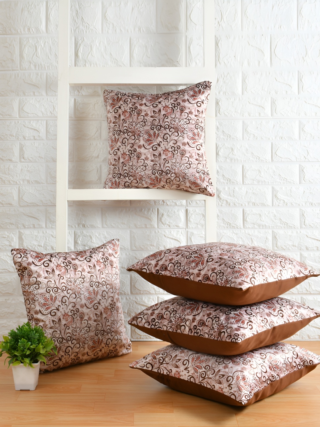 

BIGGER FISH Brown5 Pieces Velvet Floral Square Cushion Covers, Brown