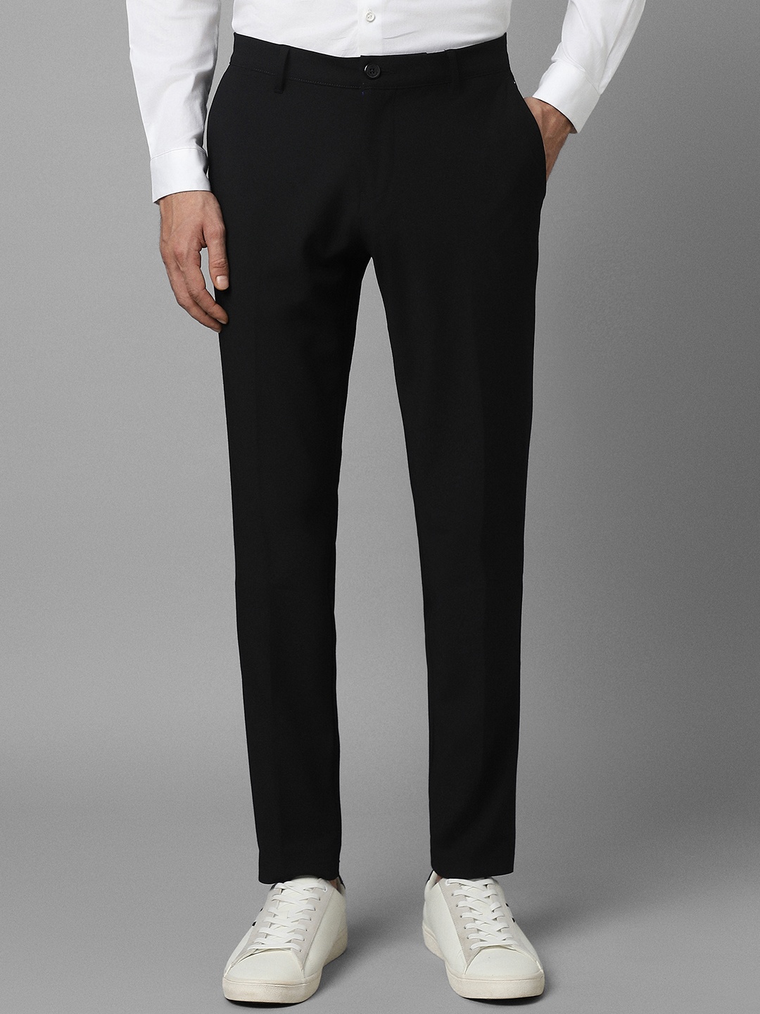 

Louis Philippe Sport Men Mid-Rise Slim Fit Trouser, Black