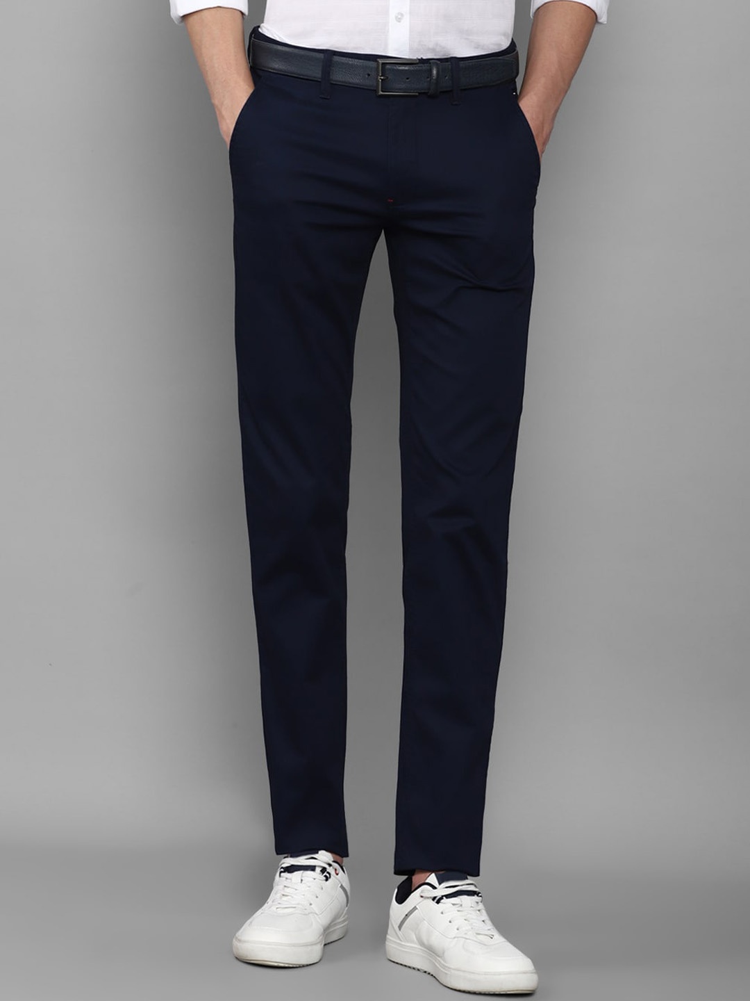 

Louis Philippe Sport Men Slim Fit Cotton Regular Trousers, Navy blue