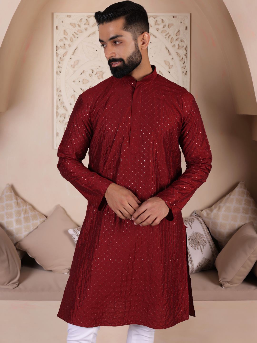 

Lightpole Geometric Embroidered Sequinned Straight Kurta, Maroon