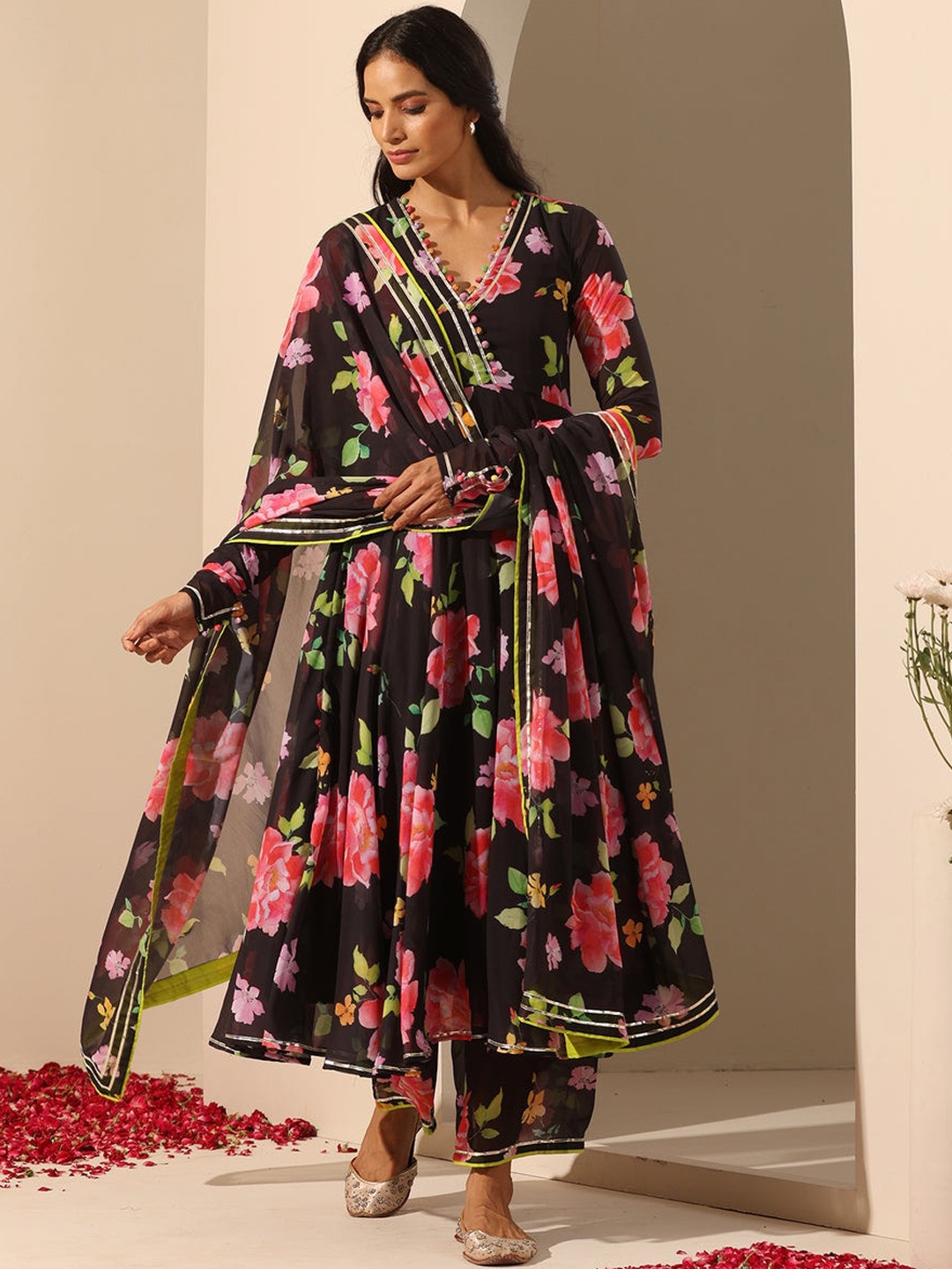 

NAINVISH Floral Printed Anarkali Kurta with Palazzos & With Dupatta, Black