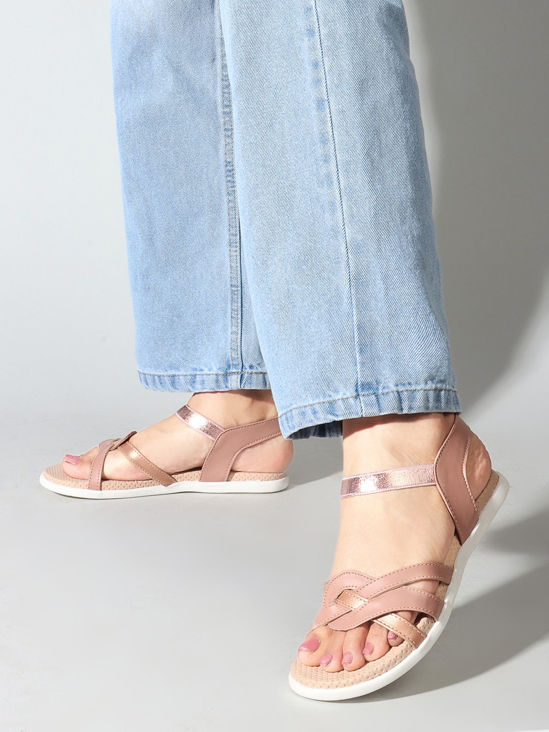 

Carlton London Open Toe Flats, Peach