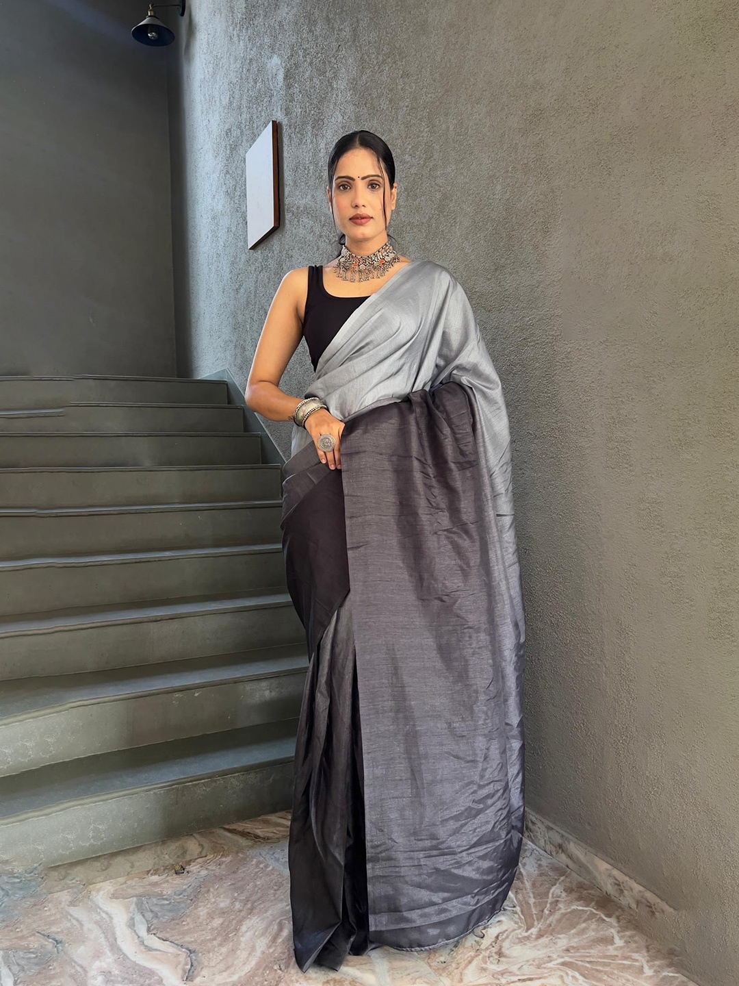 

Reeta Fashion Ombre Ready to Wear Saree, Black