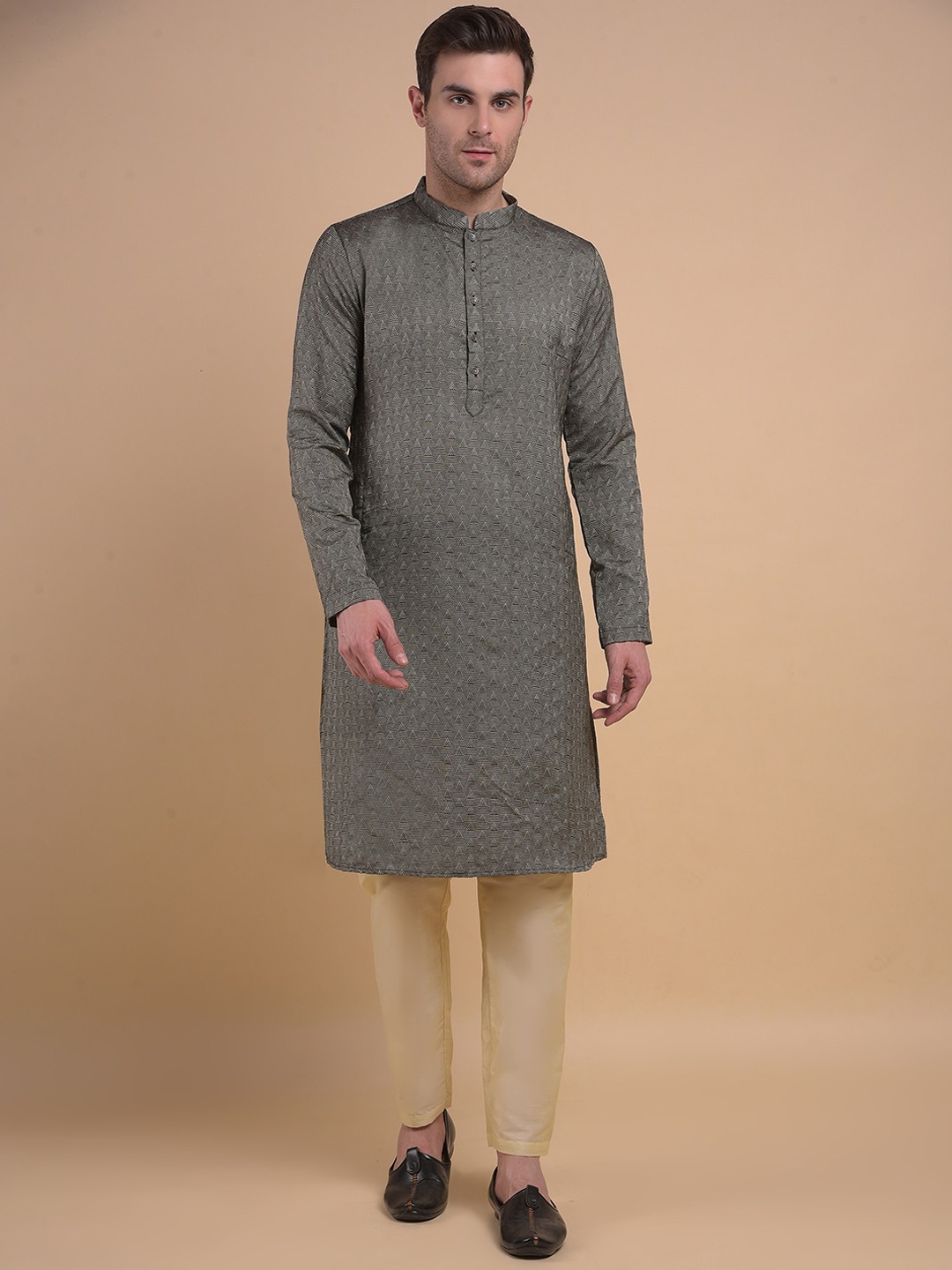 

Anouk Woven Design Regular Kurta with Pyjamas, Black