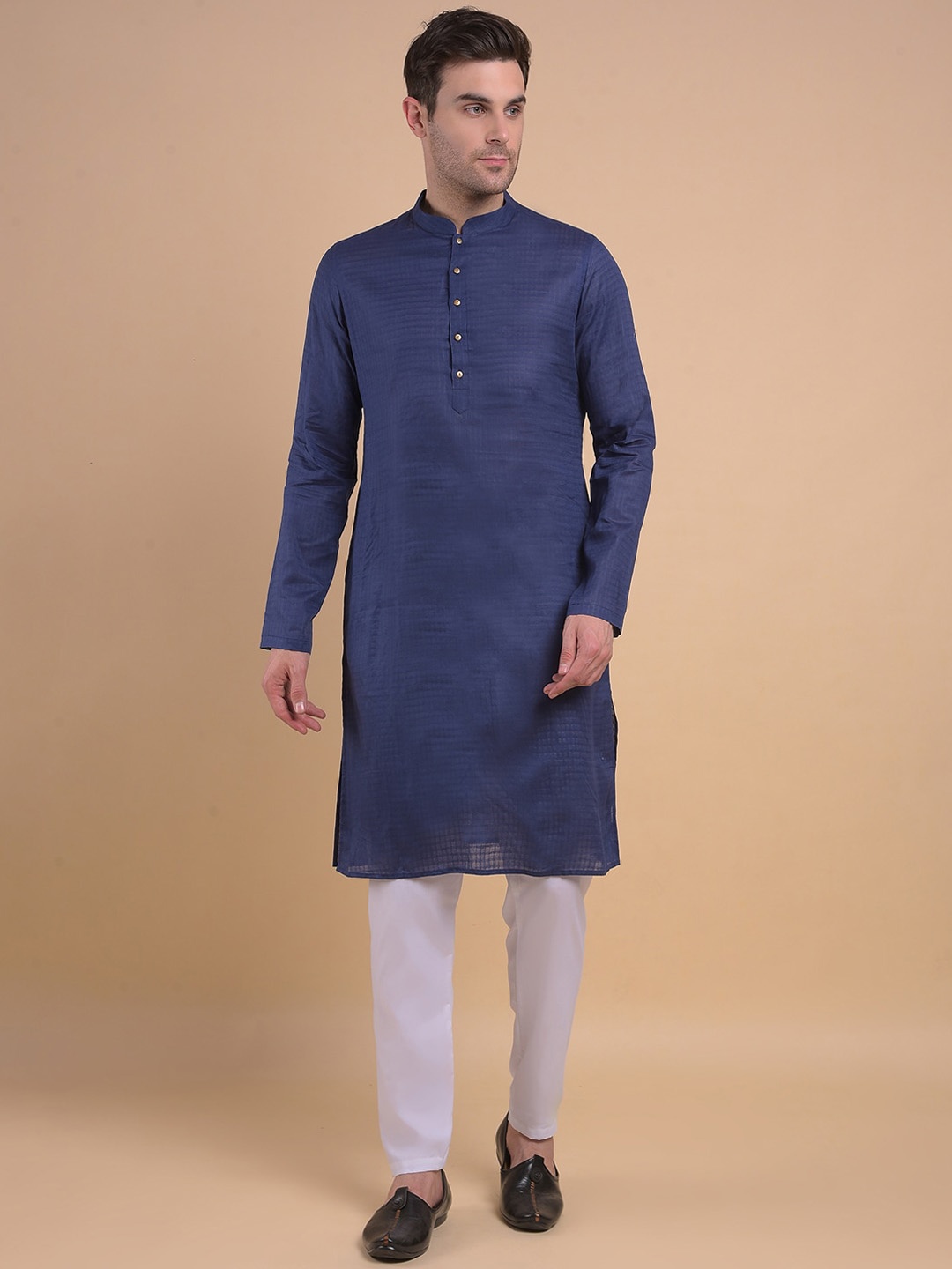 

Anouk Mandarin Collar Regular Kurta with Pyjamas, Navy blue
