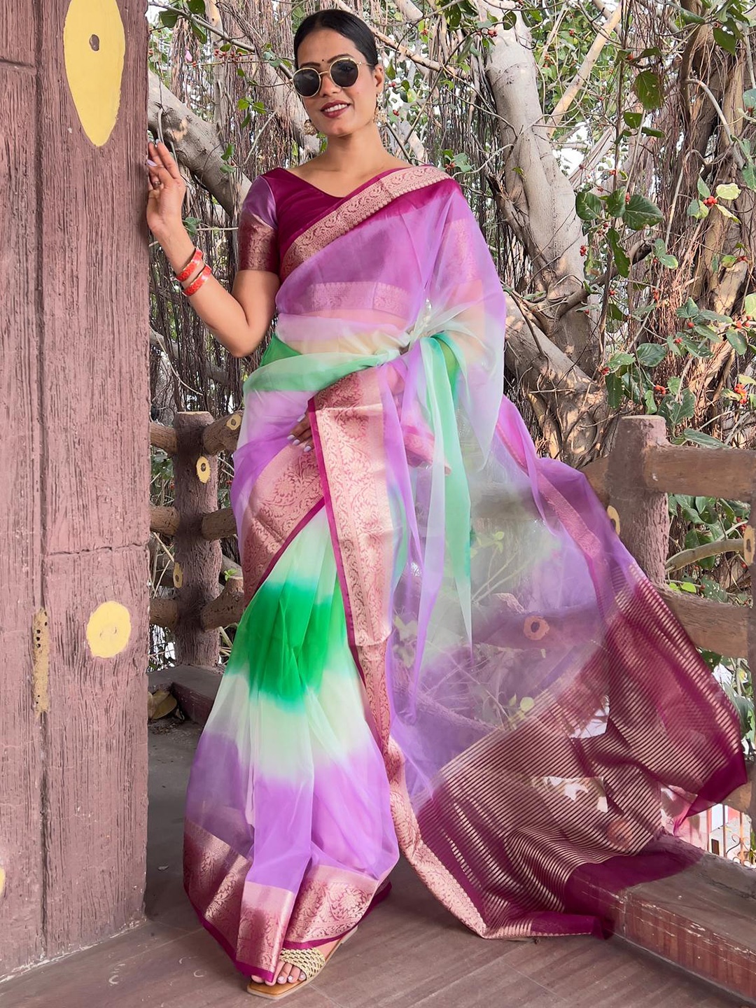 

Reeta Fashion Ombre Zari Organza Banarasi Saree, Purple