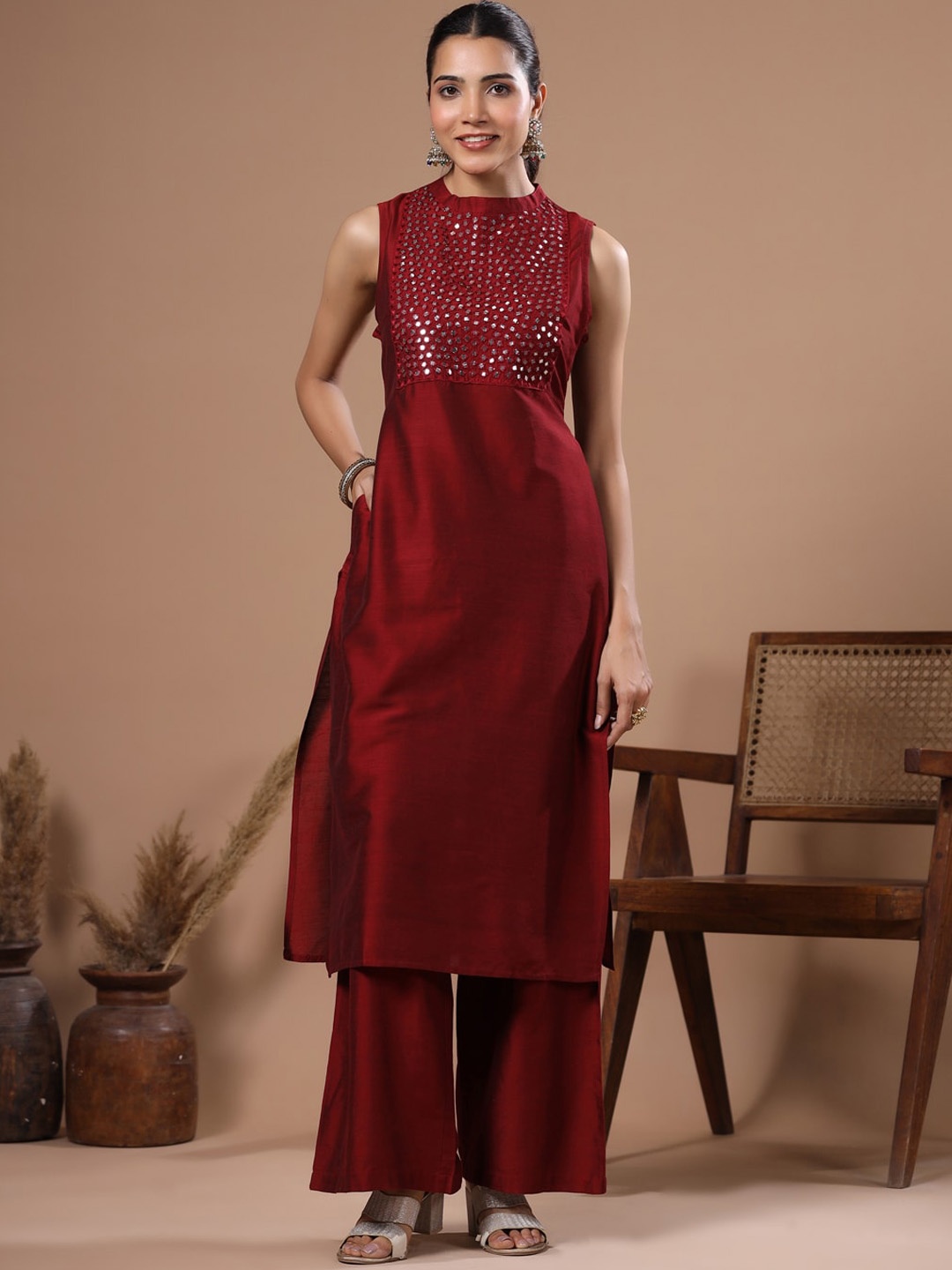 

FASHOR Embroidered Sleeveless Mirror Work Kurta With Palazzos Set, Maroon