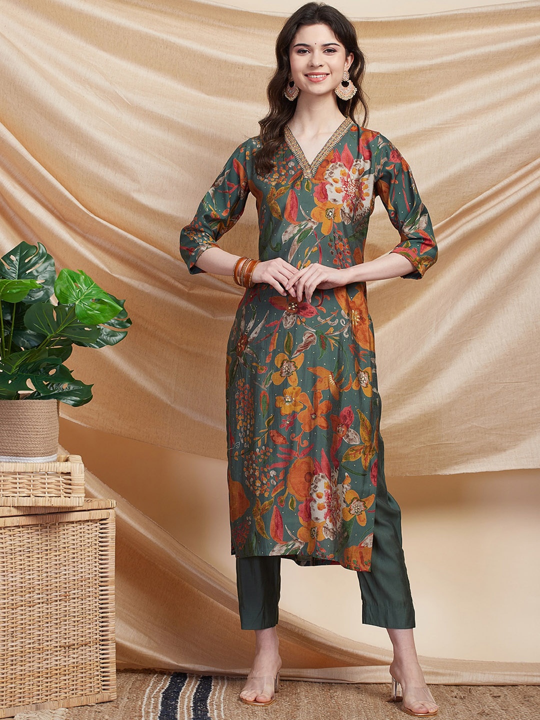 

FASHOR Floral Printed Kurta With Trouser, Green