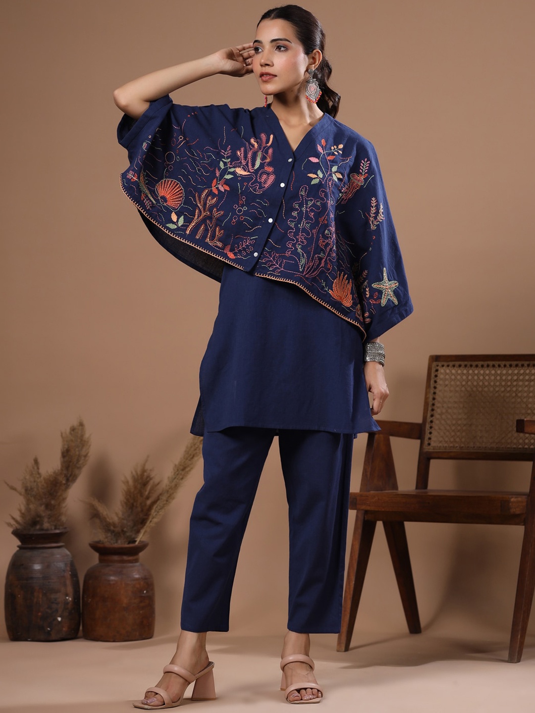 

FASHOR Kantha Embroidered Kaftan Crop Top With Trouser With Inner, Blue