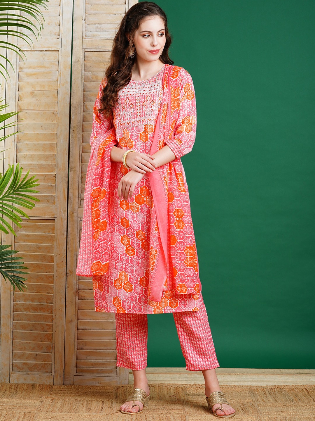 

FASHOR Ethnic Motifs Printed Thread Work Kurta With Trousers & Dupatta, Pink