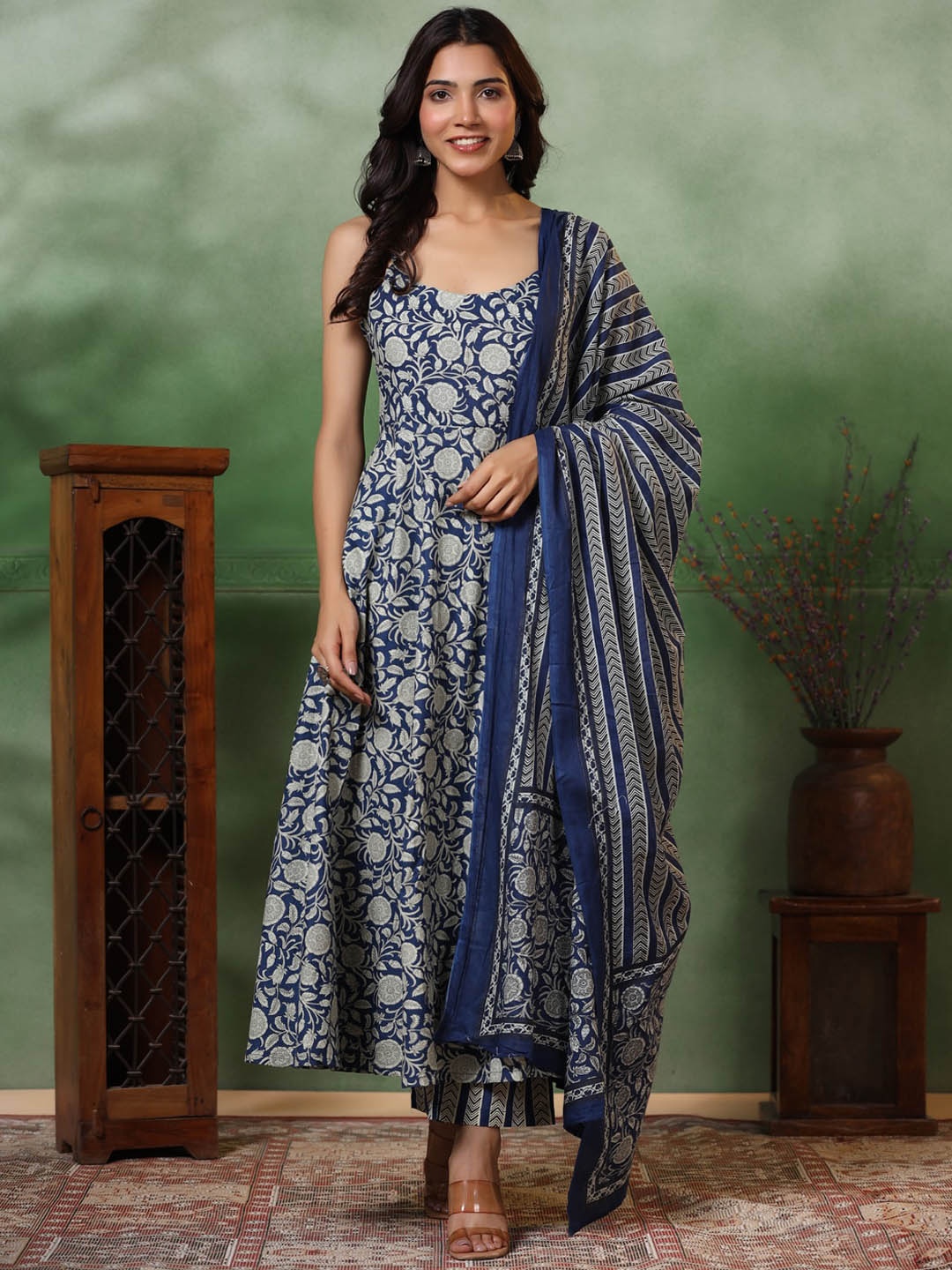 

FASHOR Floral Printed Regular Pure Cotton Kurta with Trousers & With Dupatta, Blue