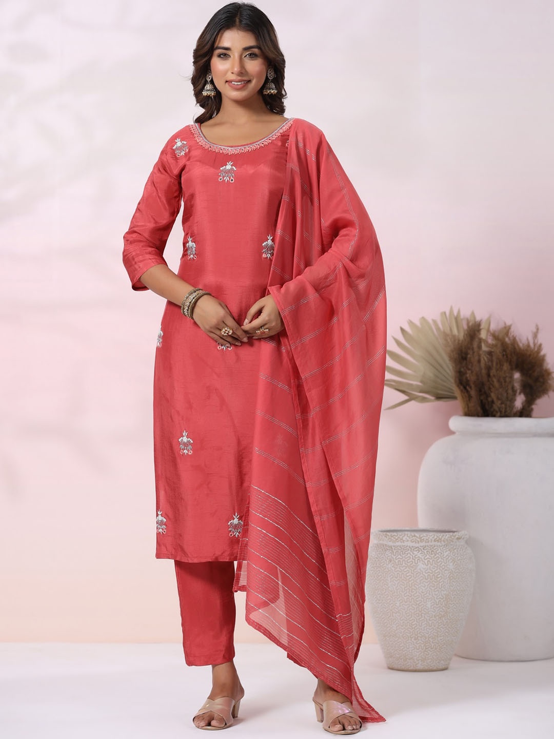 

FASHOR Ethnic Motifs Embroidered Regular Beads and Stones Kurta with Trouser & Dupatta, Rust