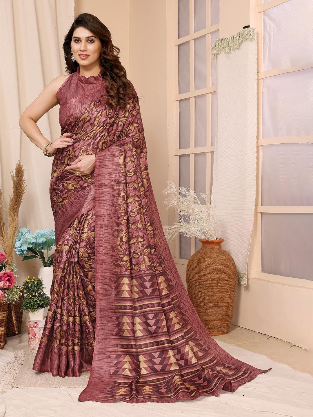 

Reeta Fashion Floral Printed Designer Saree, Maroon