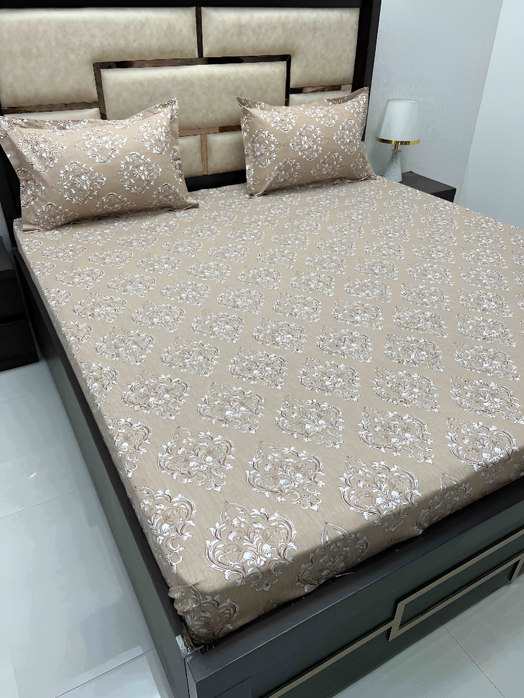 

Pure Decor Brown & White Ethnic Motifs Cotton 400 TC King Bedsheet With 2 Pillow Covers