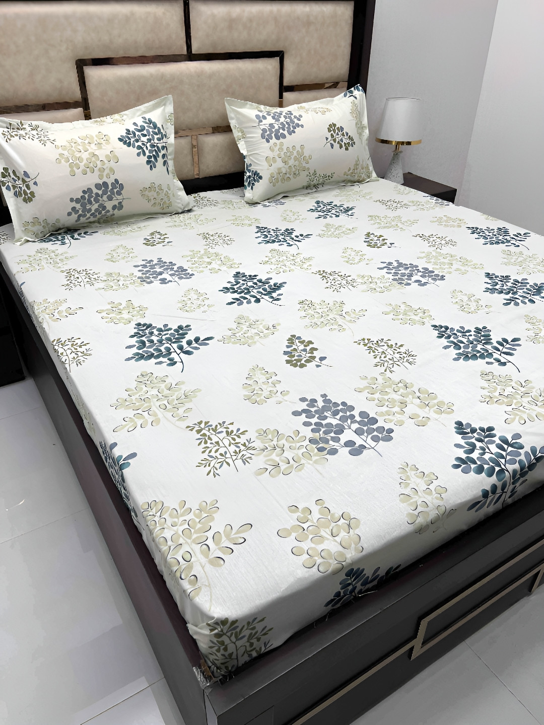 

Pure Decor Green & Blue Floral Cotton 400 TC King Bedsheet With 2 Pillow Covers