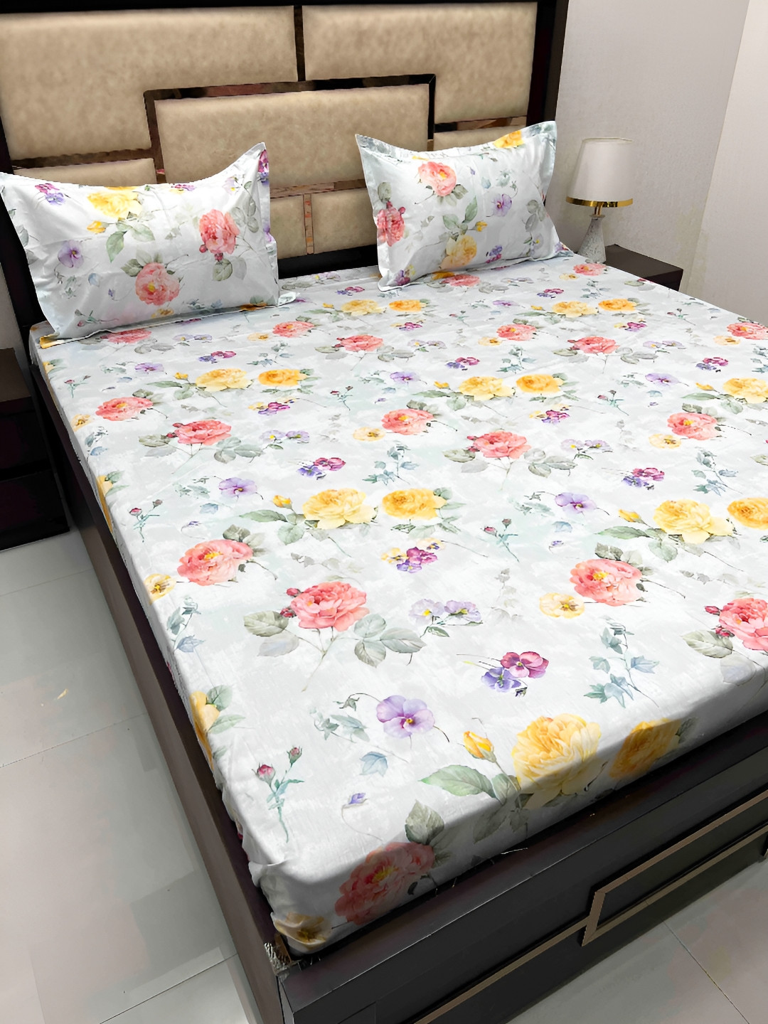 

Pure Decor Off White & Yellow Floral Cotton 600 TC King Bedsheet with 2 Pillow Covers