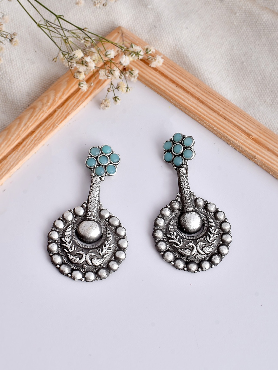 

DASTOOR Silver-Plated Stone-Studded Silver Contemporary Oxidised Drop Earrings