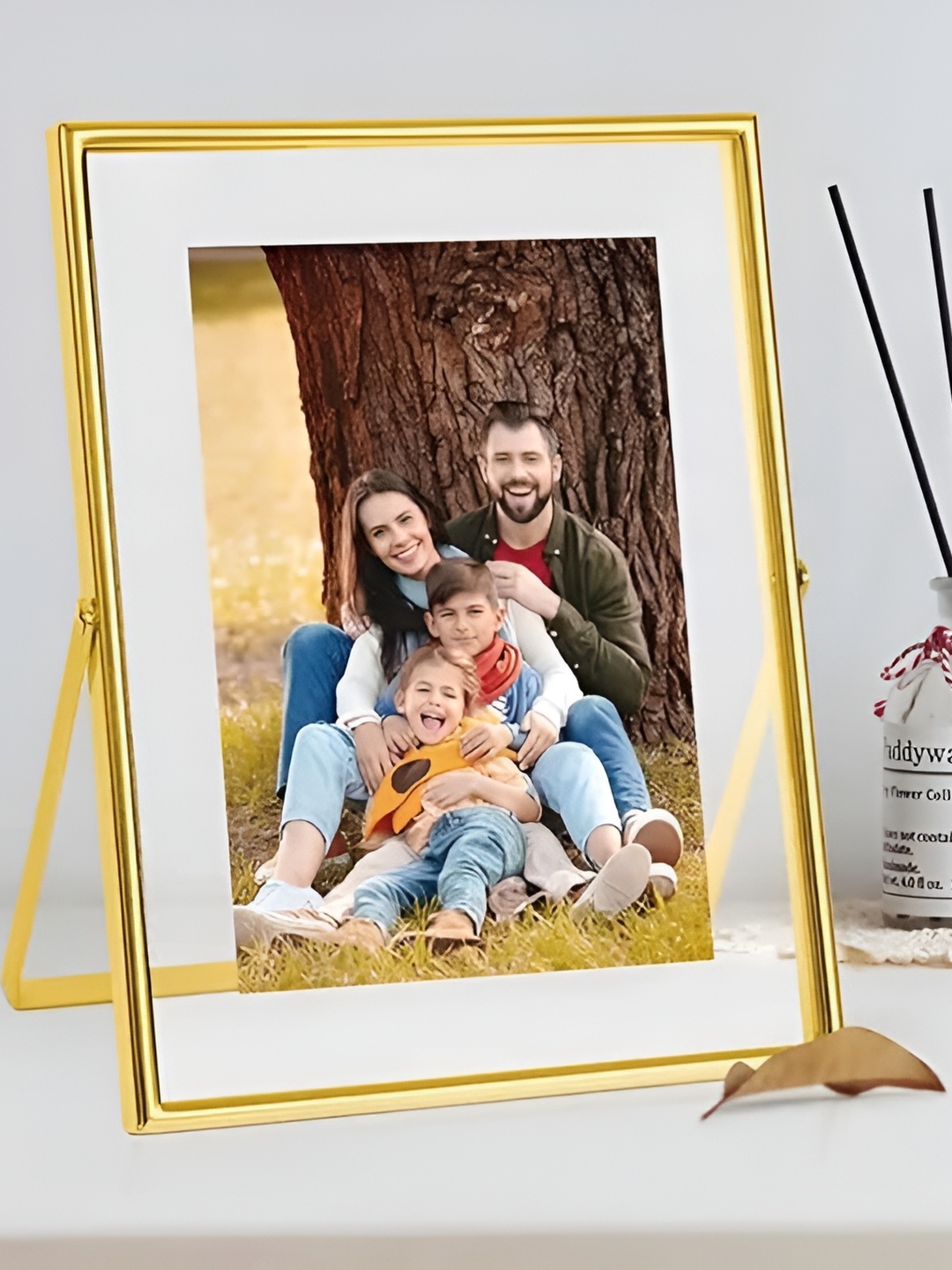 

Samara Home Gold-Toned Metal Core Photo Frame