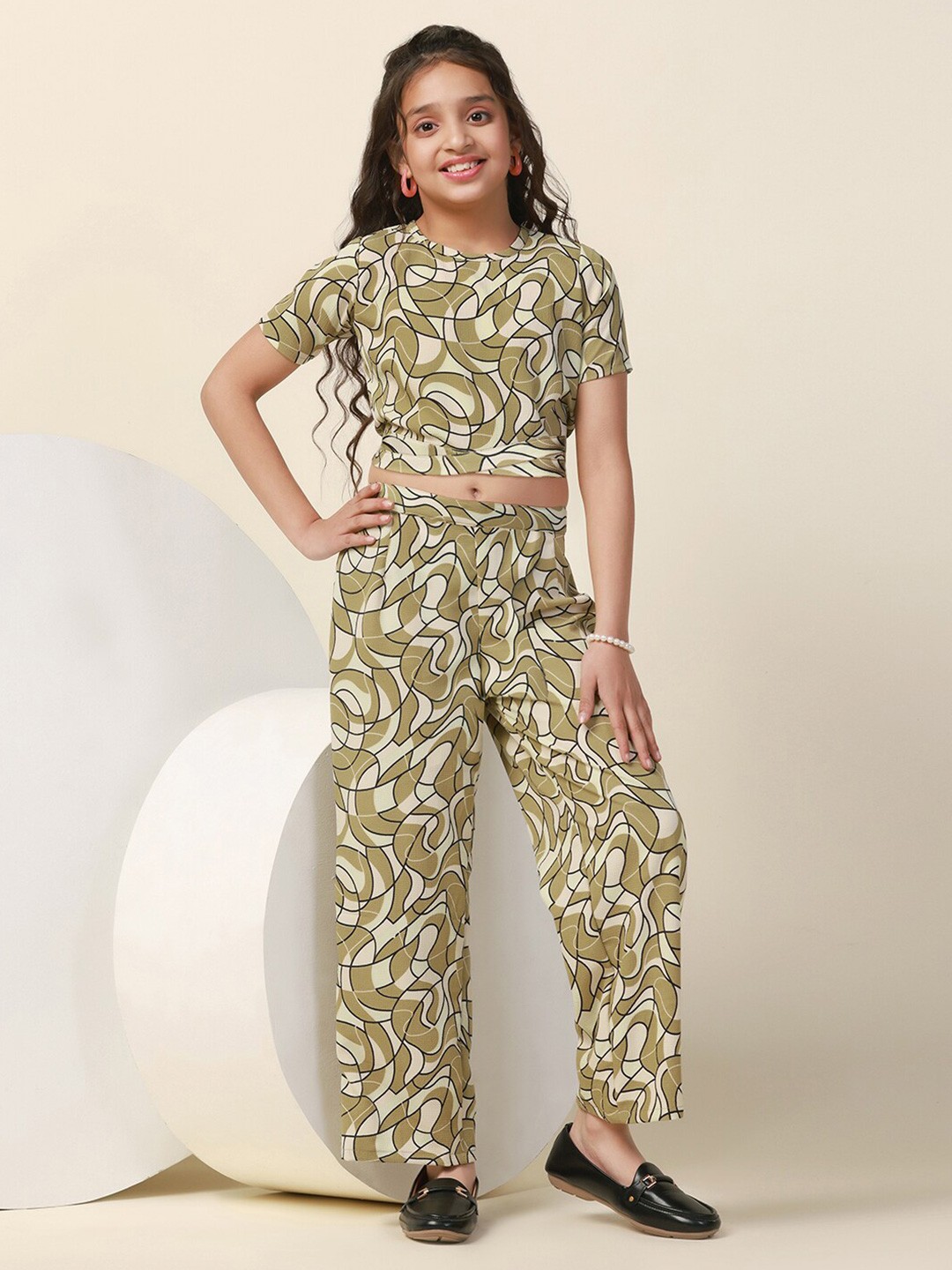 

BAESD Girls Round Neck Printed Top with Pyjamas, Green