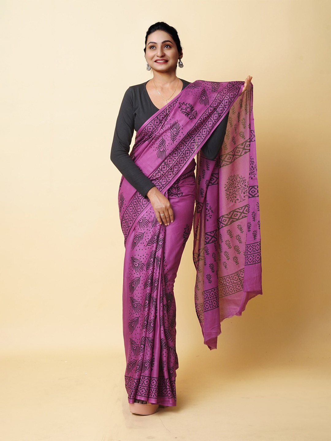 

Unnati Silks Ethnic Motifs Pure Cotton Handloom Block Print Saree, Purple