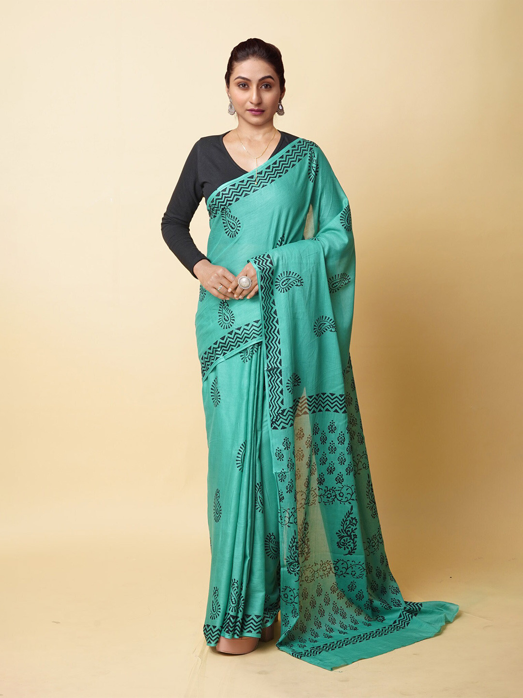

Unnati Silks Ethnic Motifs Handloom Pure Cotton Block Print Saree, Green