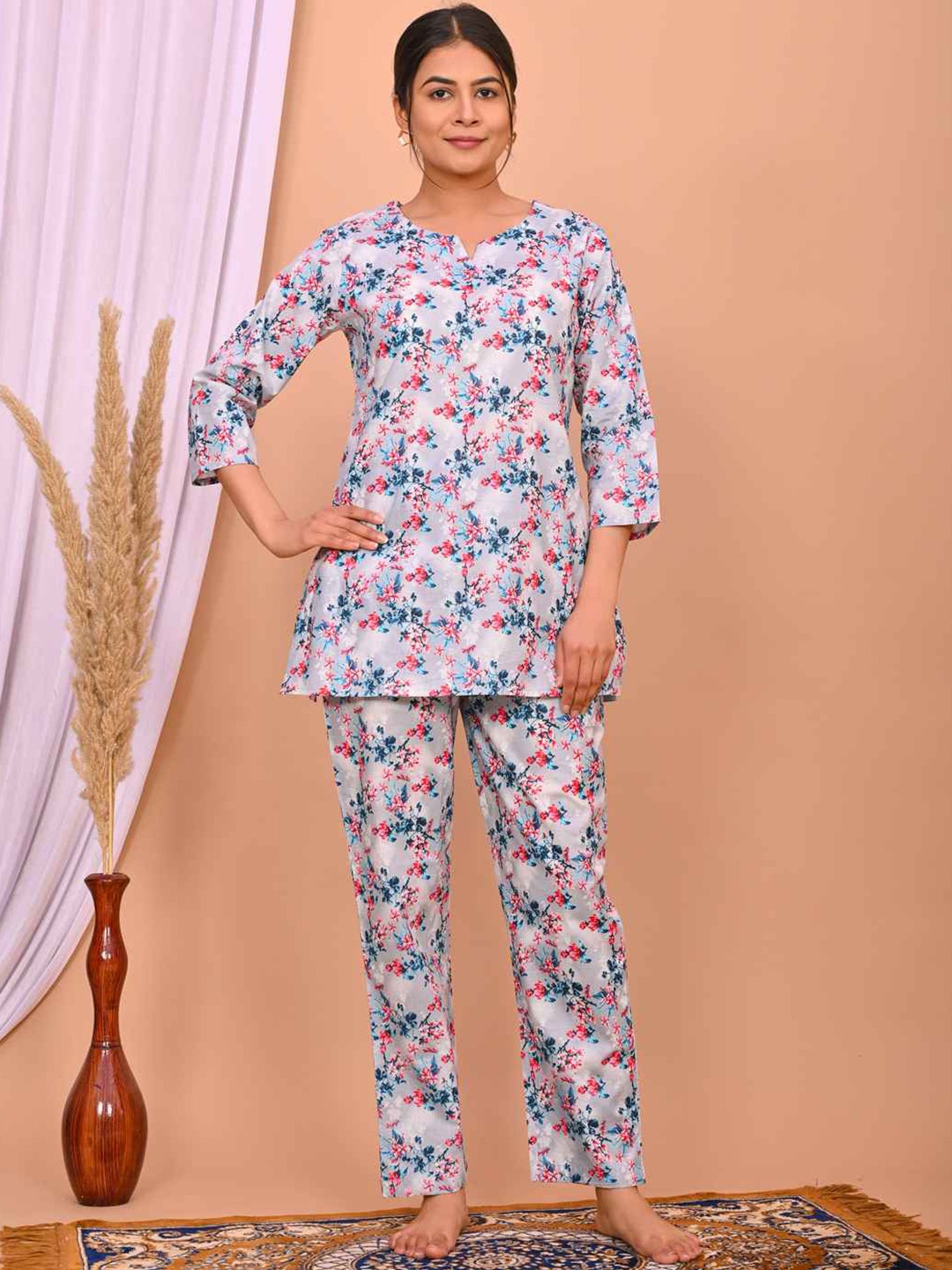 

DHANOTA Floral Printed Pure Cotton Night suit, White