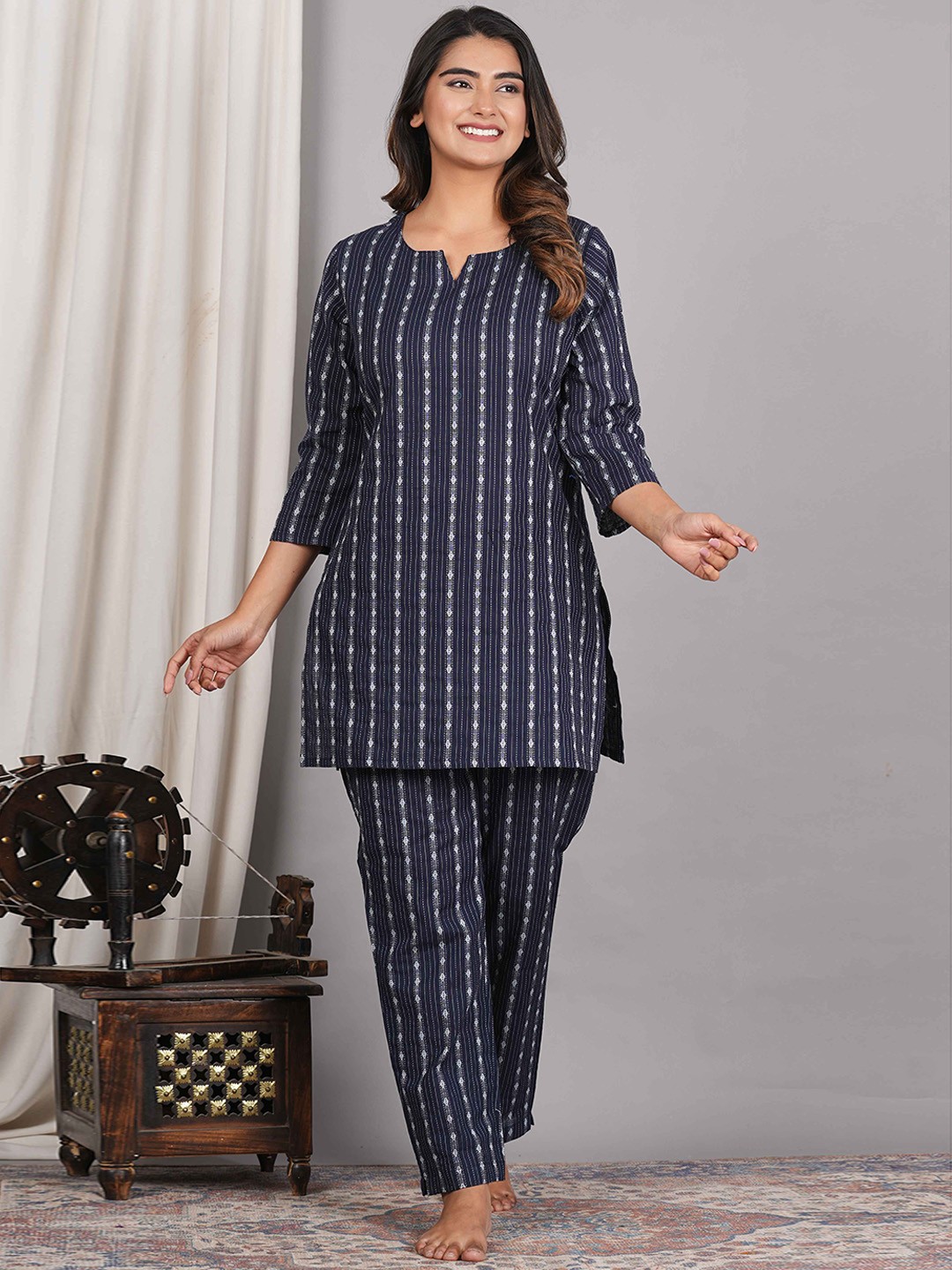 

DHANOTA Self Design Pure Cotton Night suit, Black