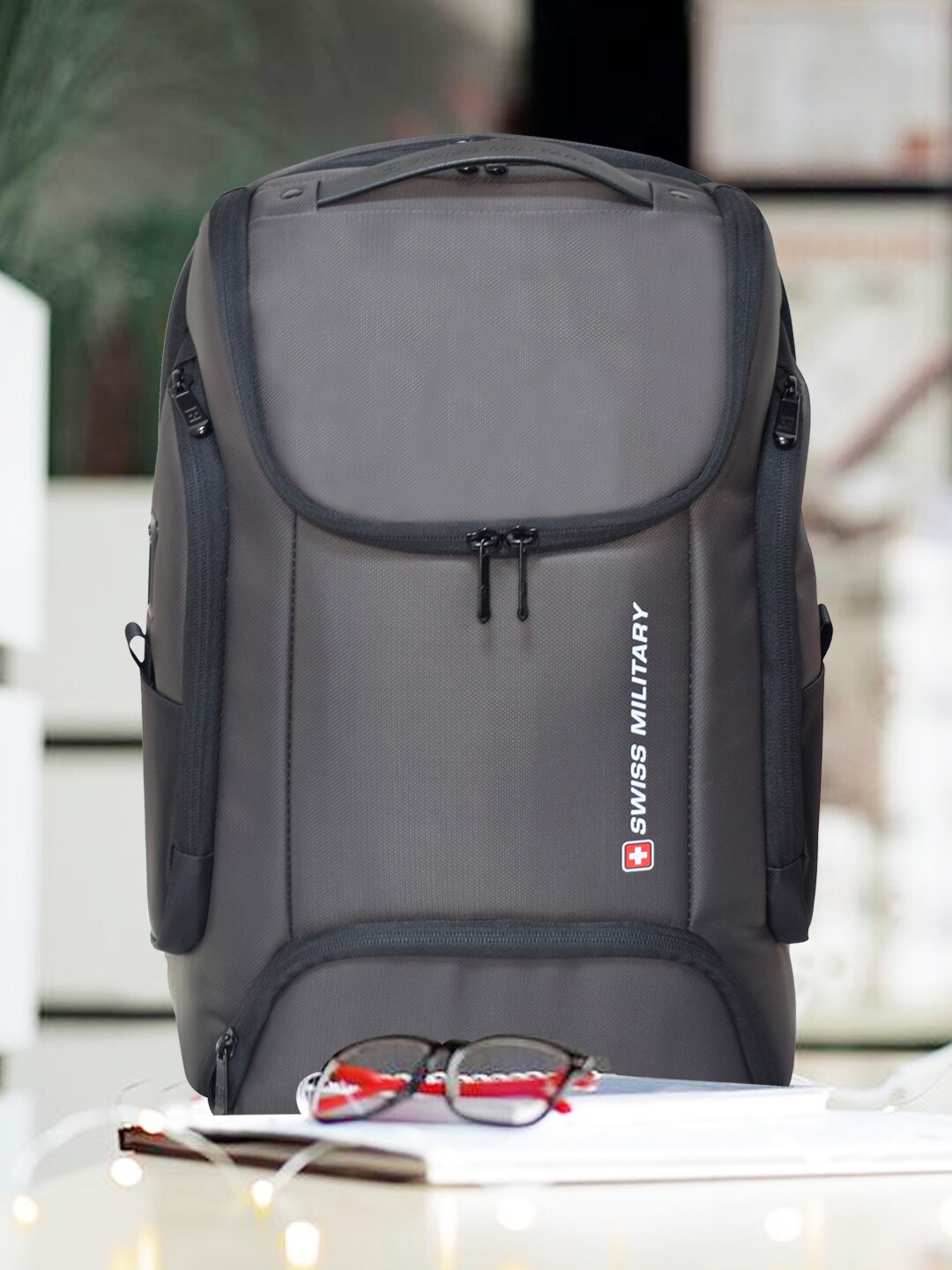 

SWISS MILITARY Unisex Backpack with USB Charging Port Up to 15 inch, Brown