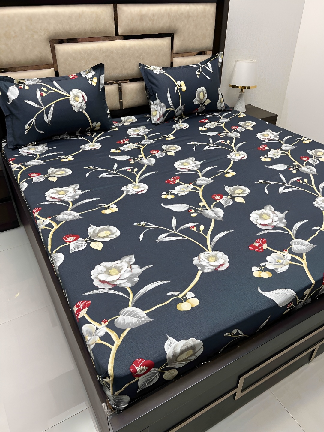 

Pure Decor Grey & White Floral Cotton 400 TC King Bedsheet With 2 Pillow Covers