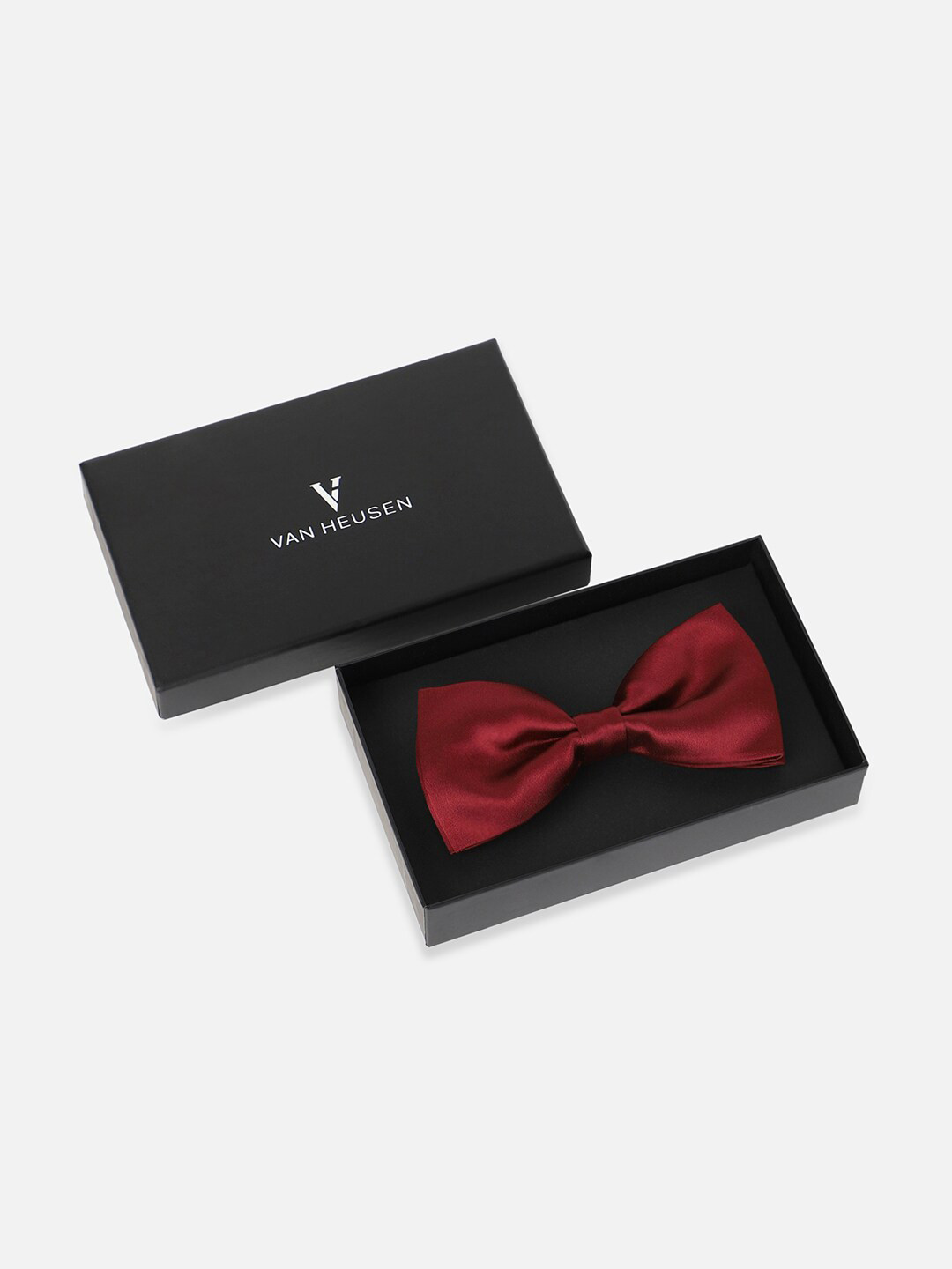 

Van Heusen Men Bow Tie, Maroon