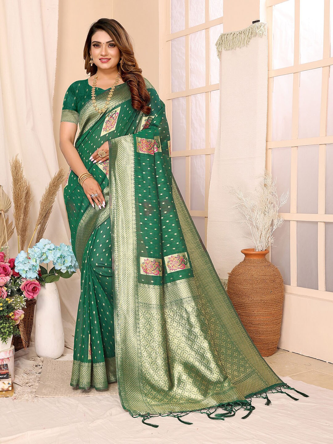 

Sunasi Woven Design Zari Saree, Green