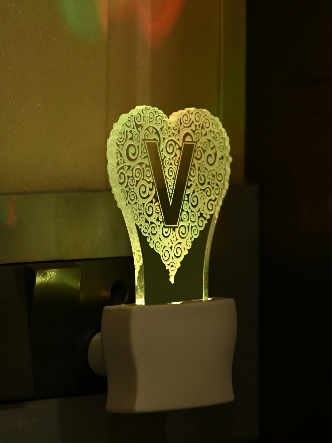 1ST TIME White Textured Acrylic Traditional Abstract Shaped Shaped Wall Lamp