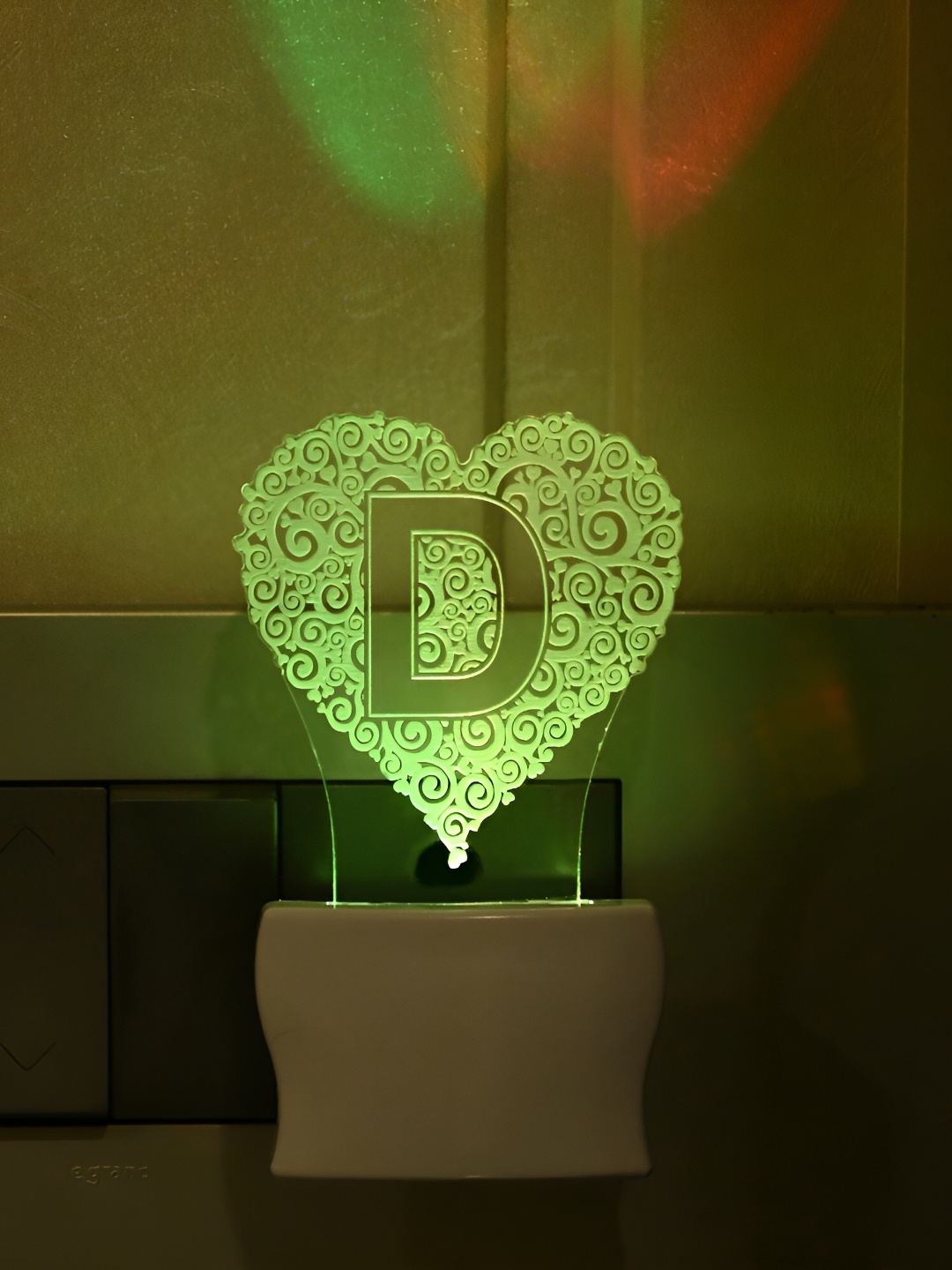 

1ST TIME White Textured Acrylic Traditional Abstract Shaped Shaped Wall Lamp
