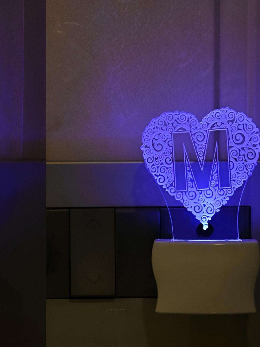 

1ST TIME White Textured Acrylic Abstract Shaped Contemporary Wall Lamp