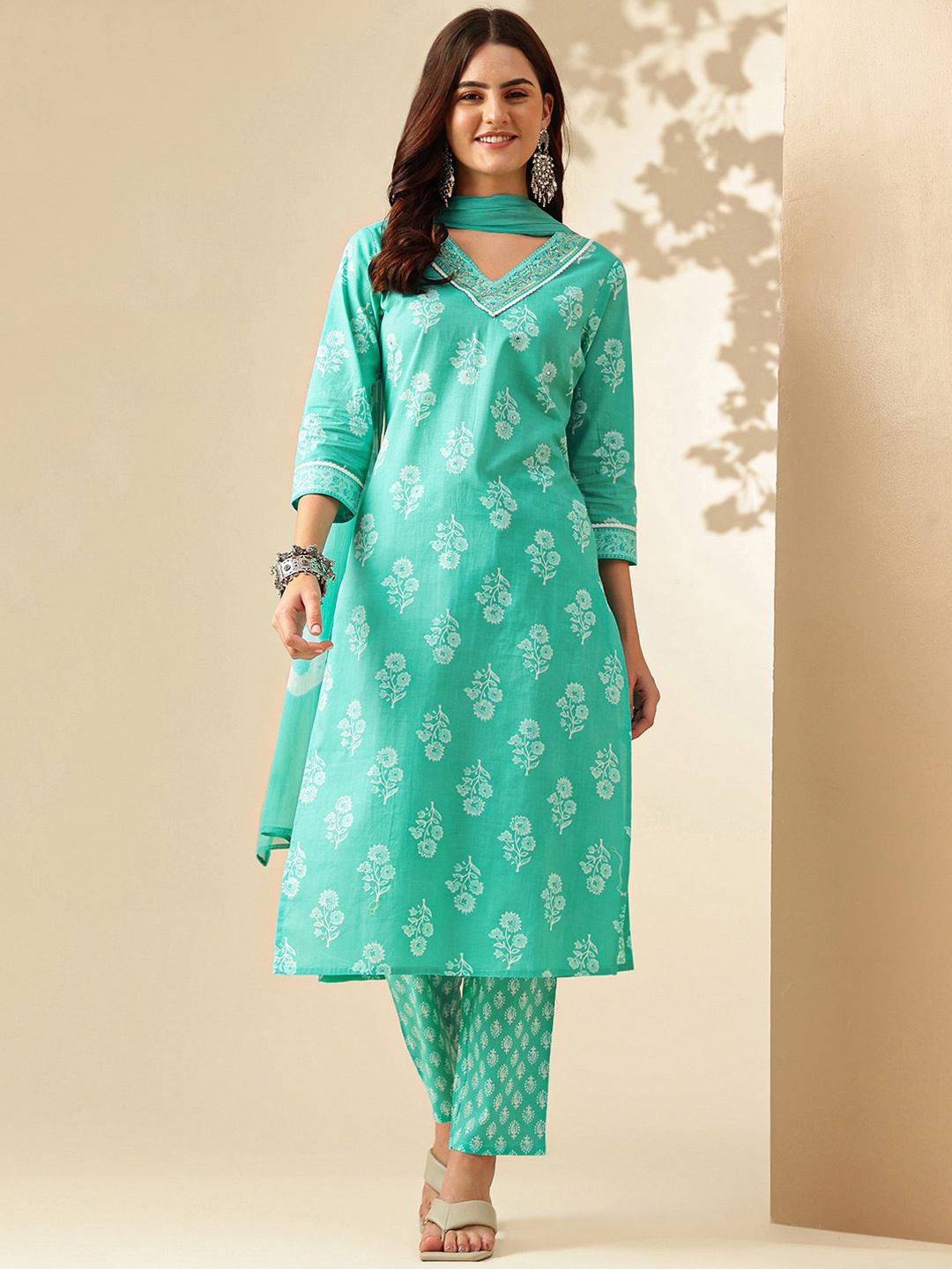 

Anouk Floral Printed Regular Pure Cotton Kurta with Trousers & With Dupatta, Green