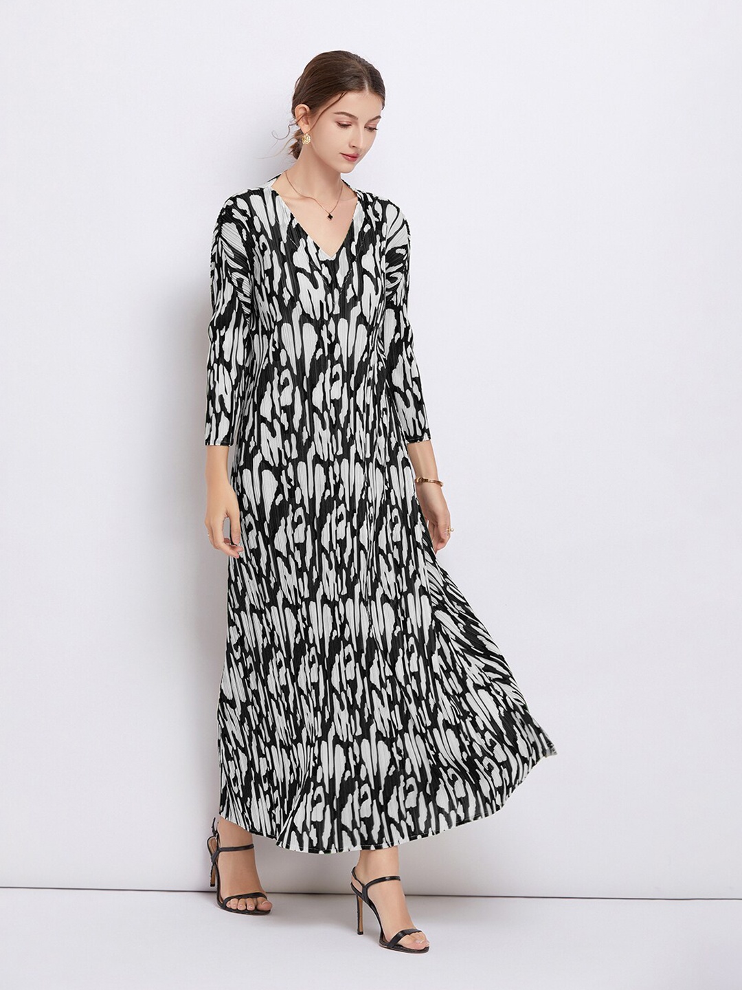 

JC Collection Abstract Printed V-Neck Maxi Dress, Black