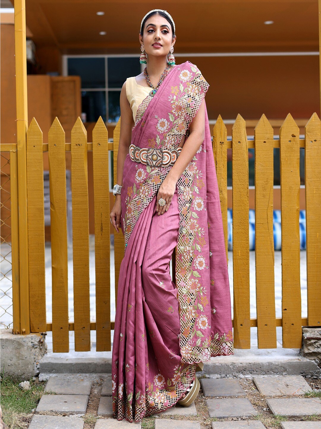 

SGF11 Floral Embroidered Silk Cotton Heavy Work Saree, Pink