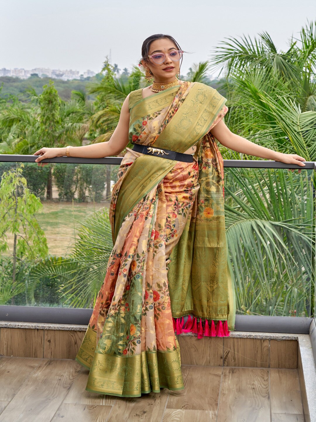

SGF11 Floral Printed Zari Organza Saree, Peach