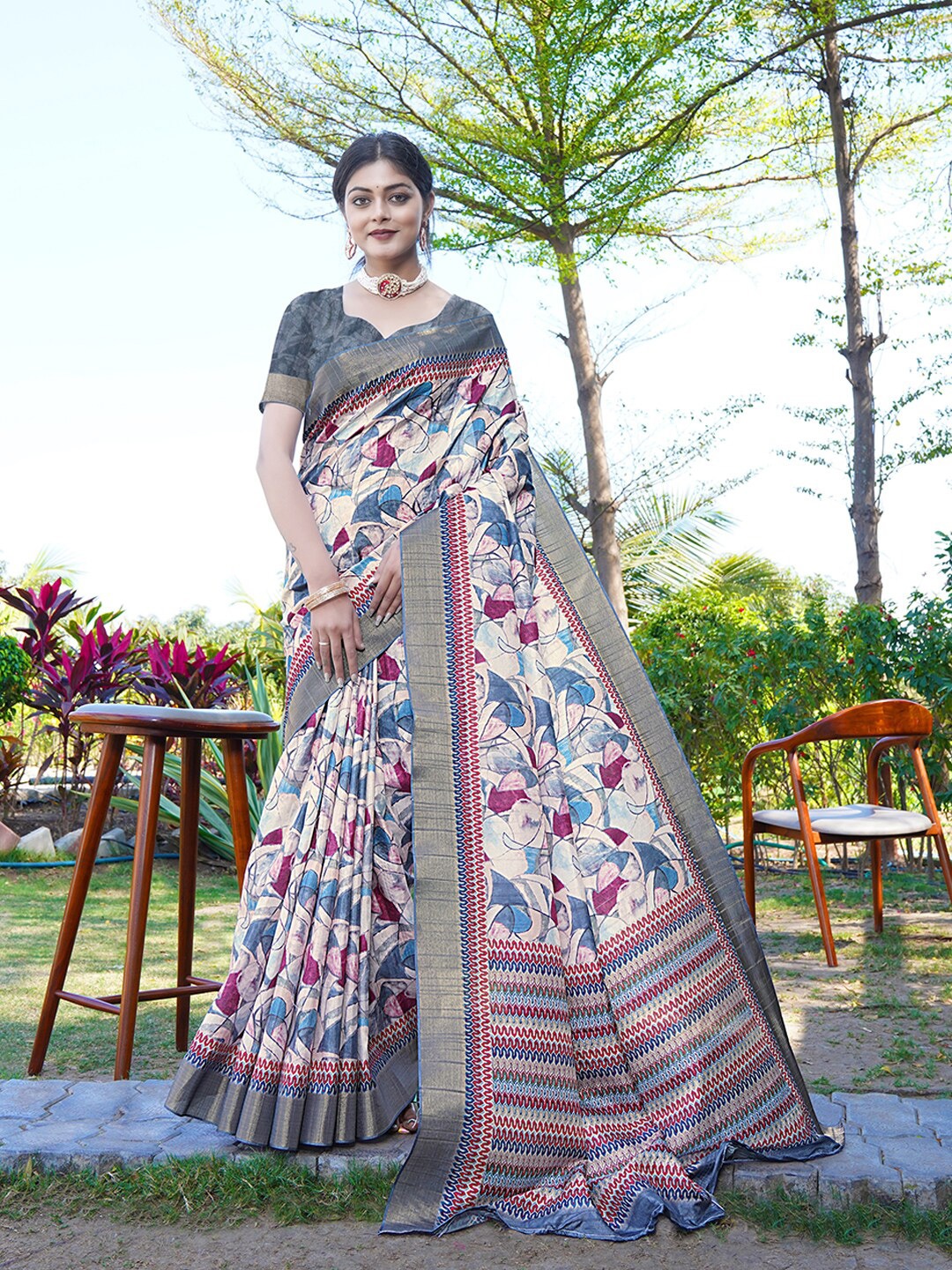 

JUST FASHION Geometric Printed Zari Banarasi Saree, Blue