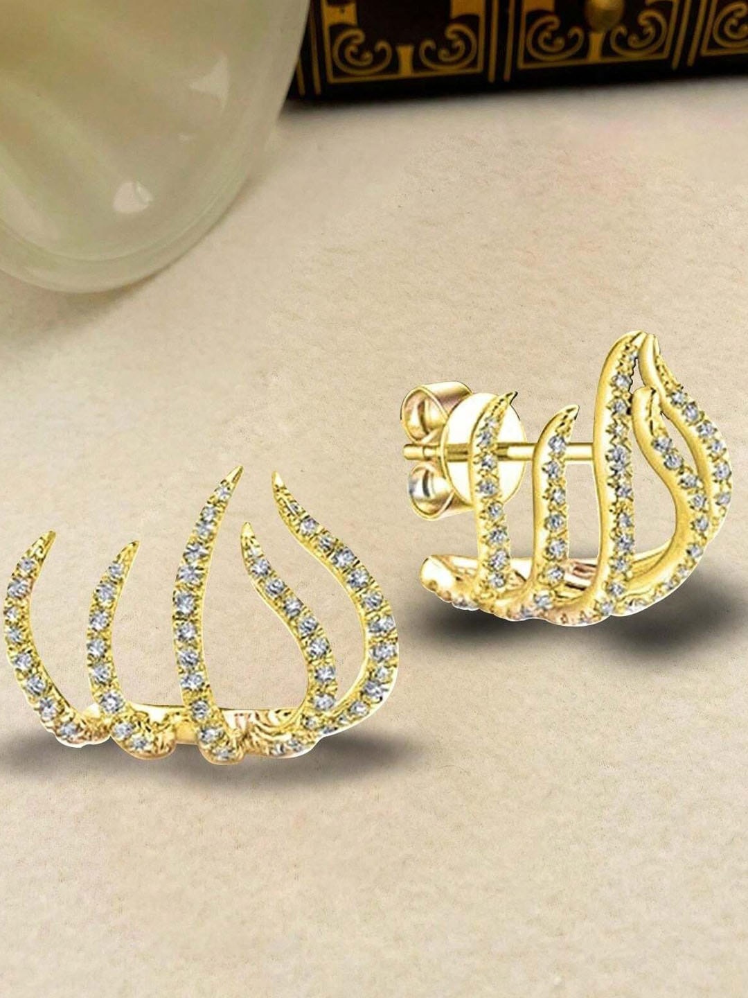 

Krelin Gold-Plated Geometric Studs Earrings