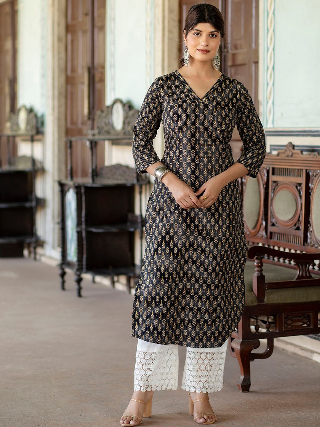 

Nayo Ethnic Printed Pure Cotton Straight Kurta, Black