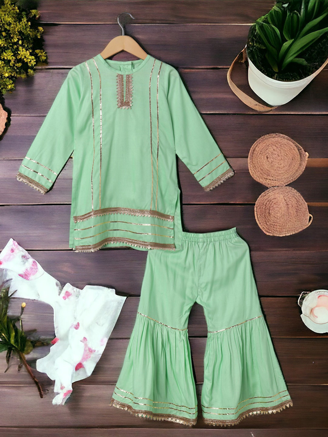 

MUSHKIYA Girls Gotta Patti Straight Kurti with Sharara, Green