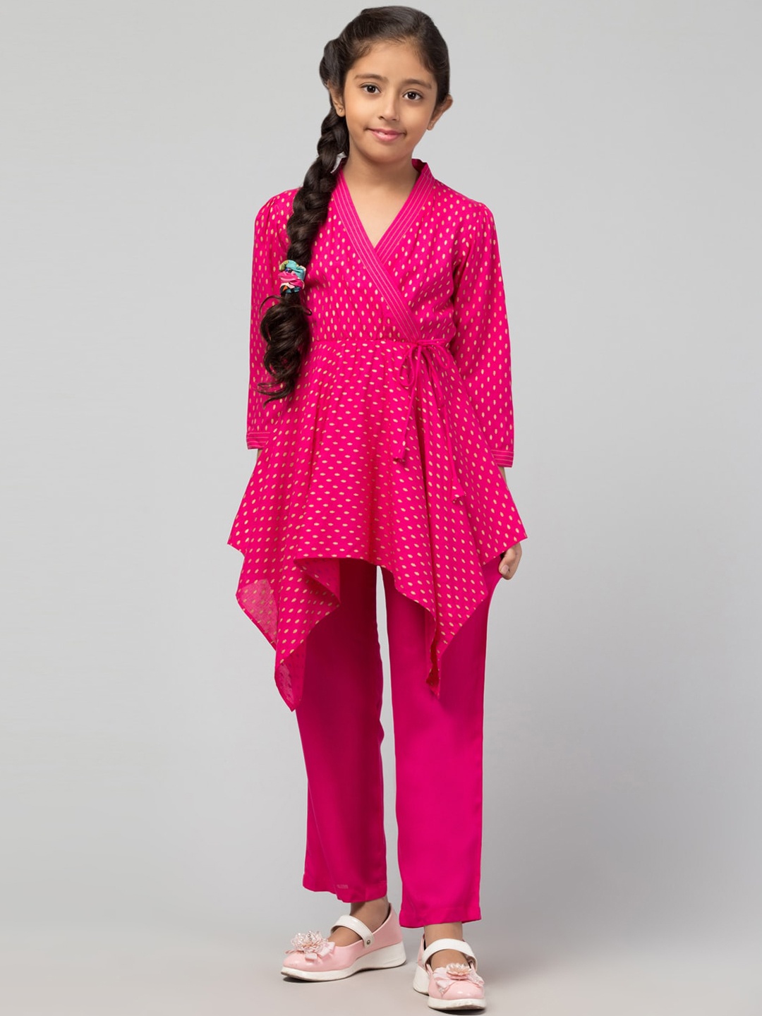 

MUSHKIYA Girls Printed V-Neck A-Line Kurti with Trouser, Magenta