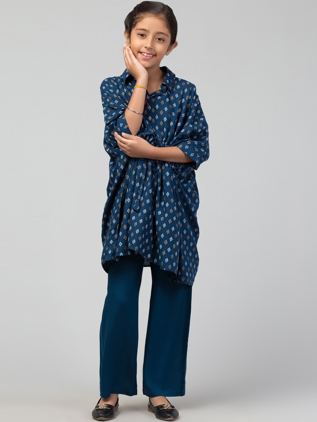 

MUSHKIYA Girls Printed Kaftan Kurti with Trouser, Teal