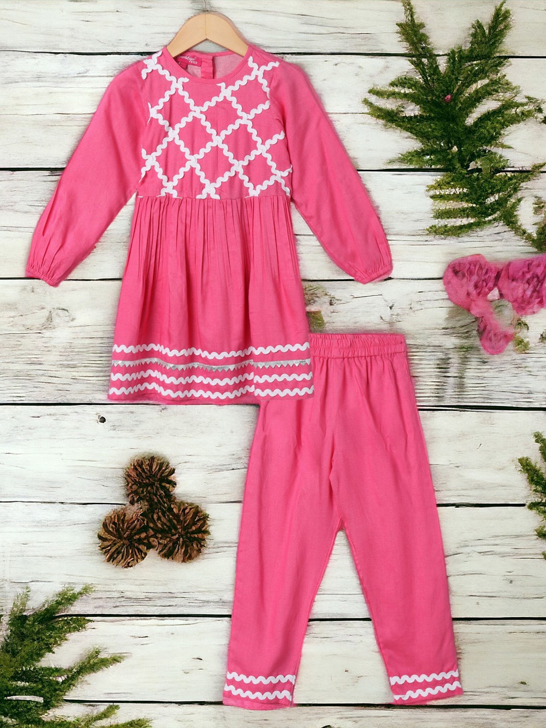 

MUSHKIYA Girls Embroidered Thread Work Kurti with Trouser, Pink