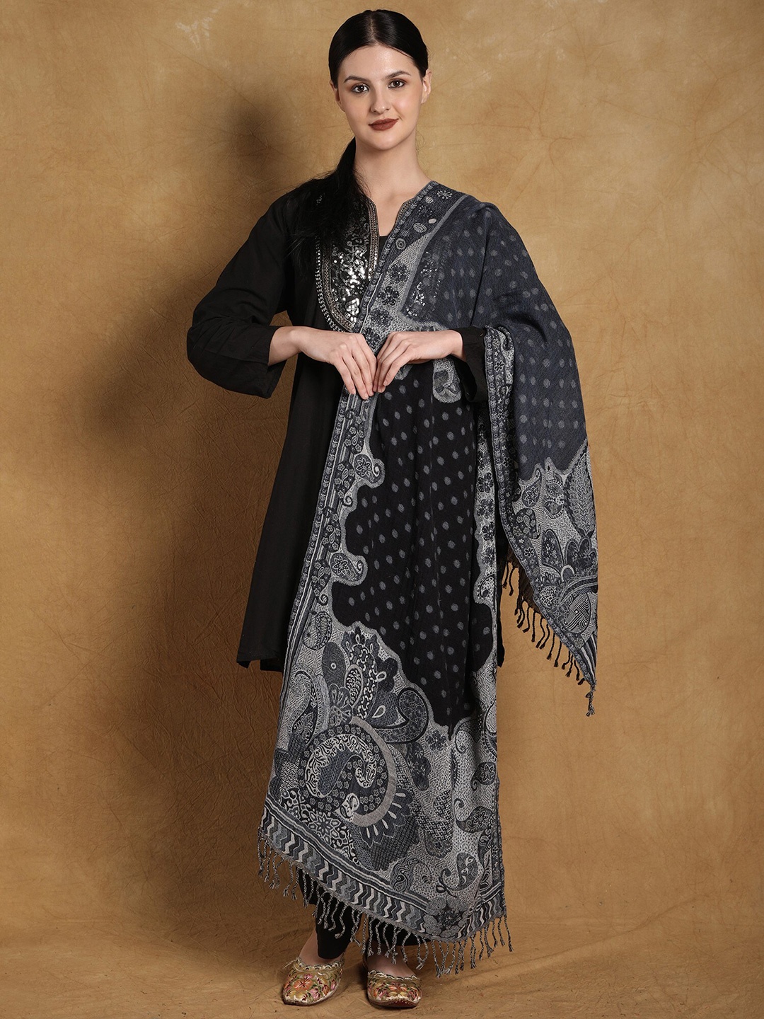 

Exotic India Gray Pure Wool Cutwork Jamawar Stole with Woven Paisleys and Bootis, Black