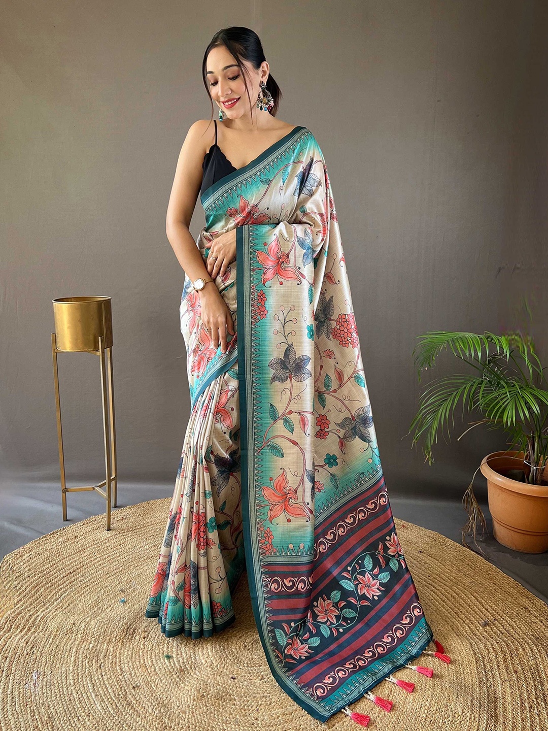 

Mitera Floral Printed Saree, Beige