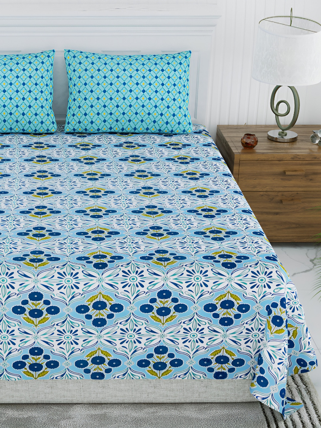 

DE CAMA Blue & White Ethnic Motifs Cotton 300 TC King Bedsheet With 2 Pillow Covers