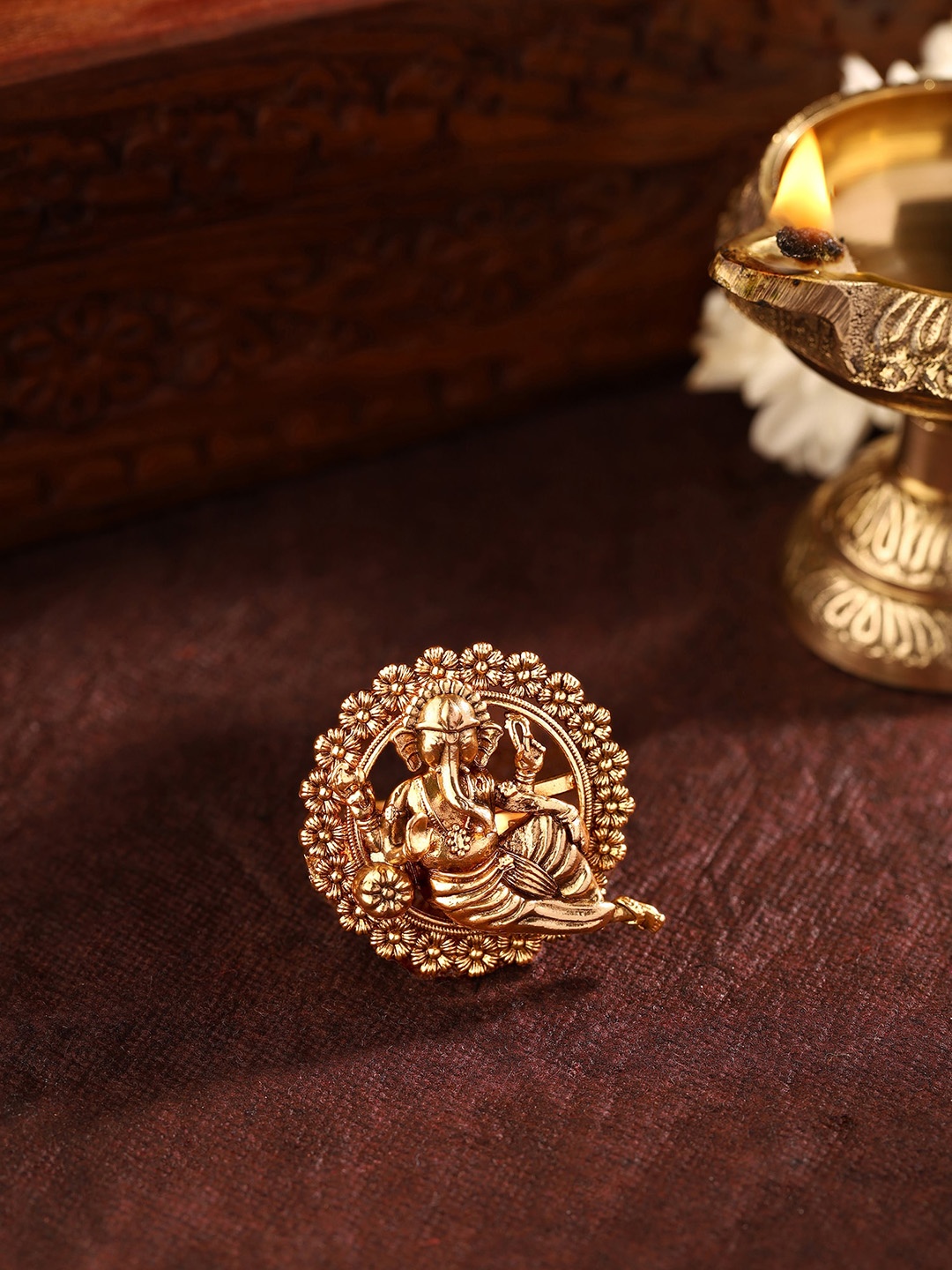 

Priyaasi Gold-Plated Finger Ring