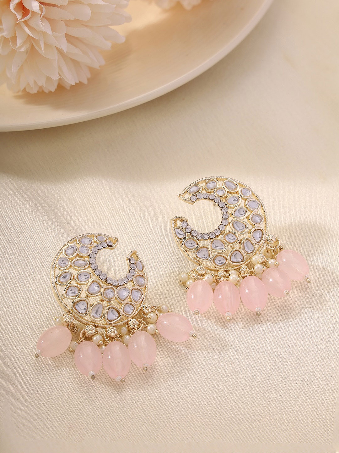 

Priyaasi Gold-Plated Kundan-Studded & Beaded Contemporary Studs Earrings